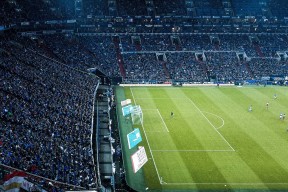 九游网-球场内外：球员的公益行动感动千万球迷，打球内场和外场有什么区别