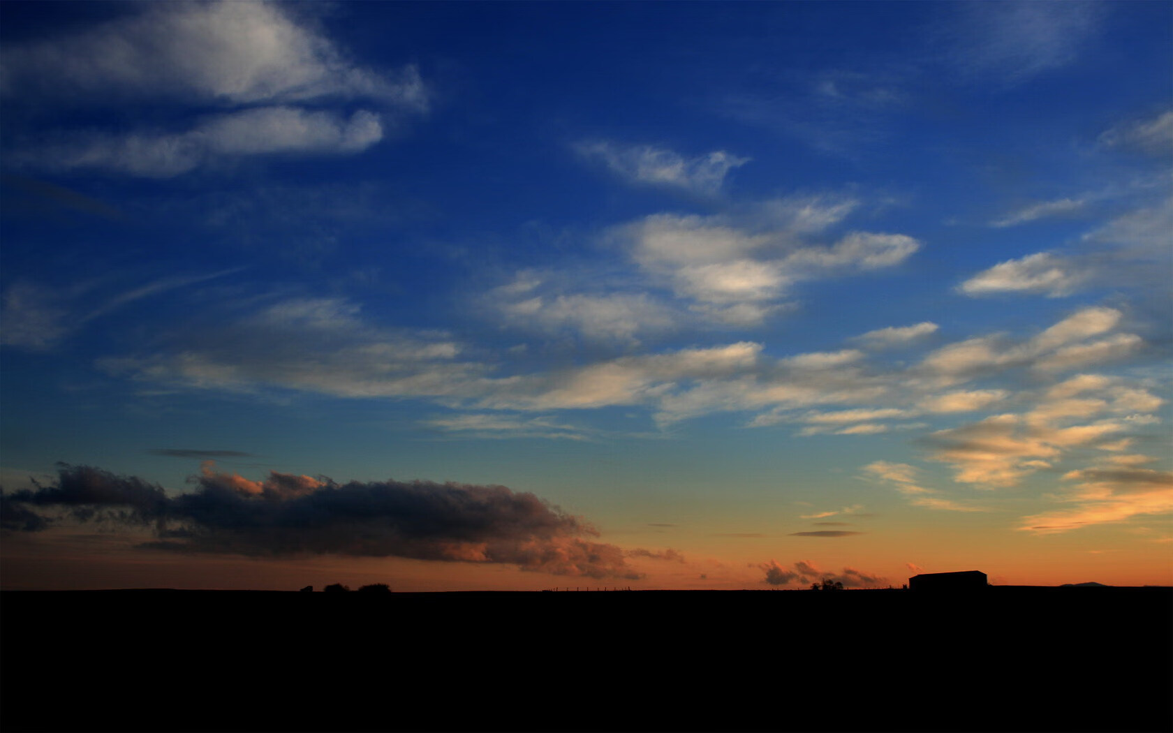 国家队教练组实行轮值制度强化全局战术一致性，教练员轮训