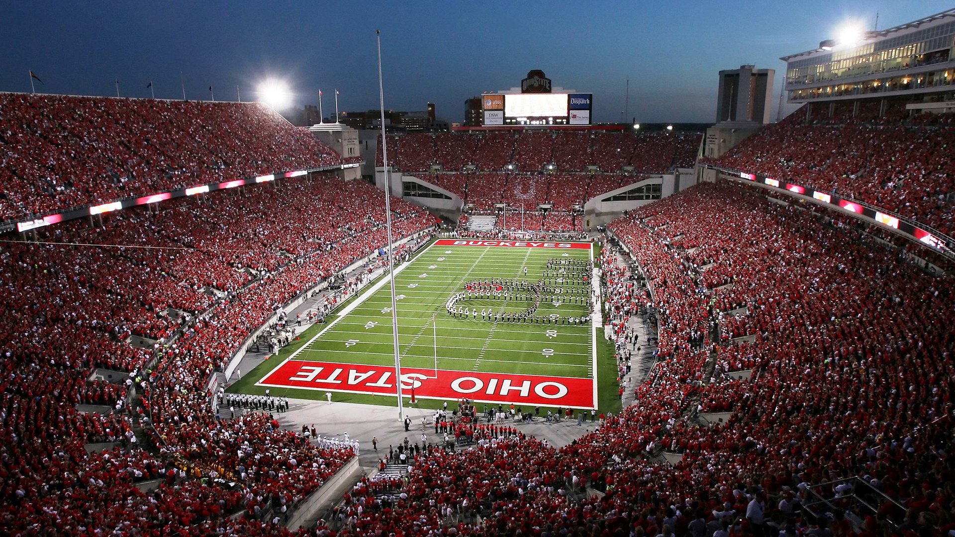 _无人机竞速赛：空中速度的全新体验_，无人机飞行比赛视频